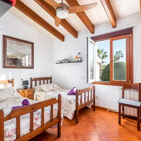 Pons Valls 4 Bedroom Villa, Ciutadella 사 칼레타
